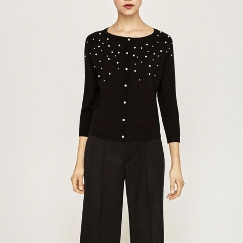 Zara Black Sweatshirt Cozy Minimalist Design